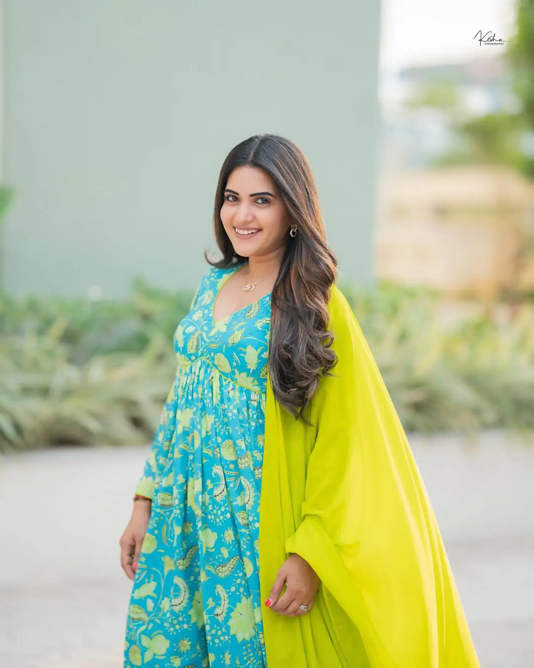 Sravanthi Chokarapu latest photoshoot goes viral on social media (1)