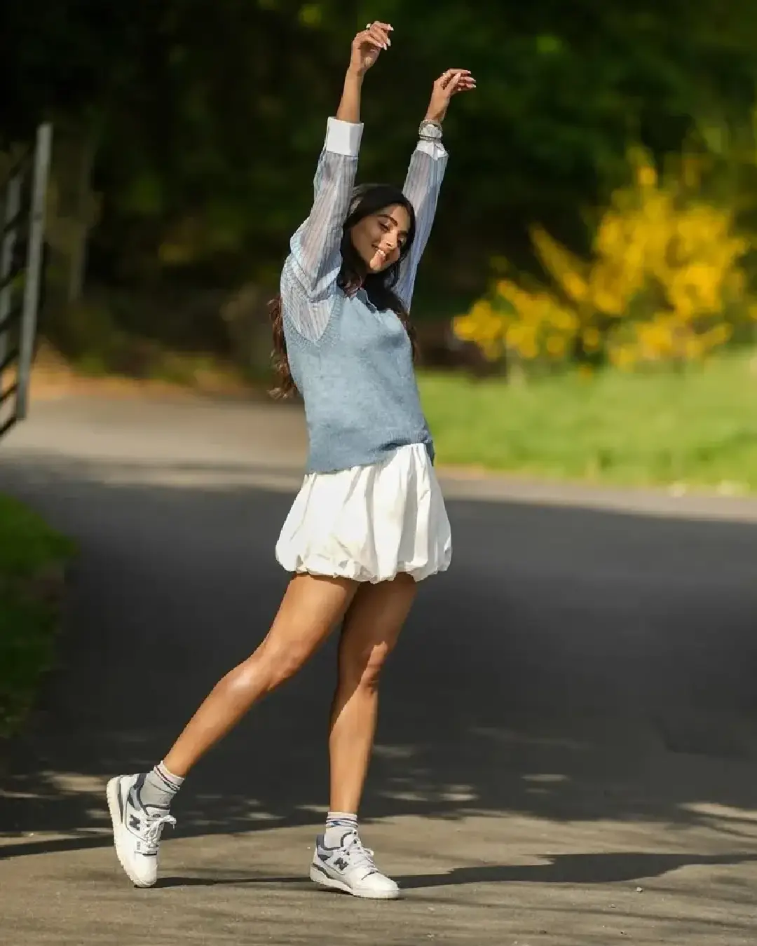 Stunning Beauty Pooja Hegde Glamour Show