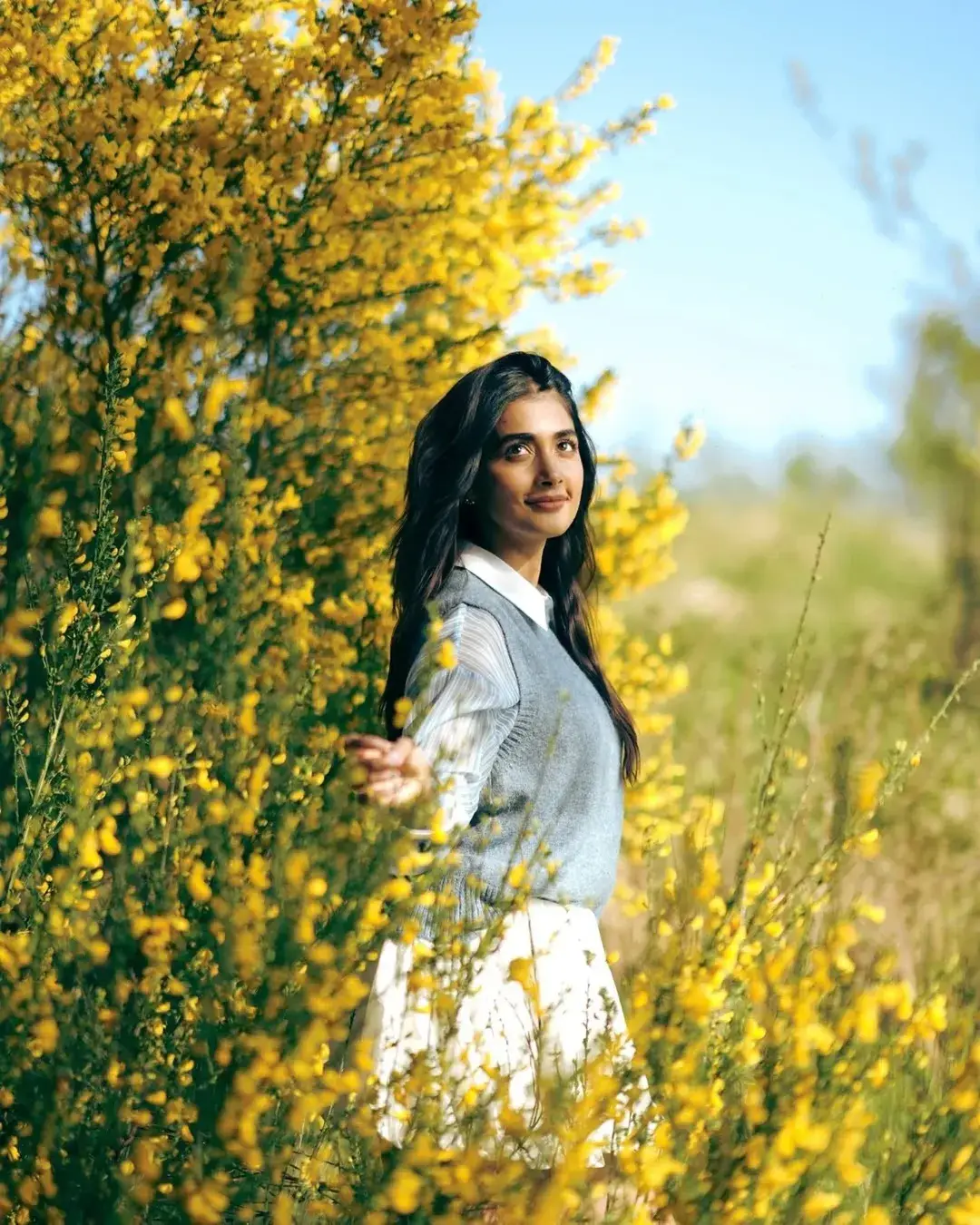 Stunning Beauty Pooja Hegde Glamour Show