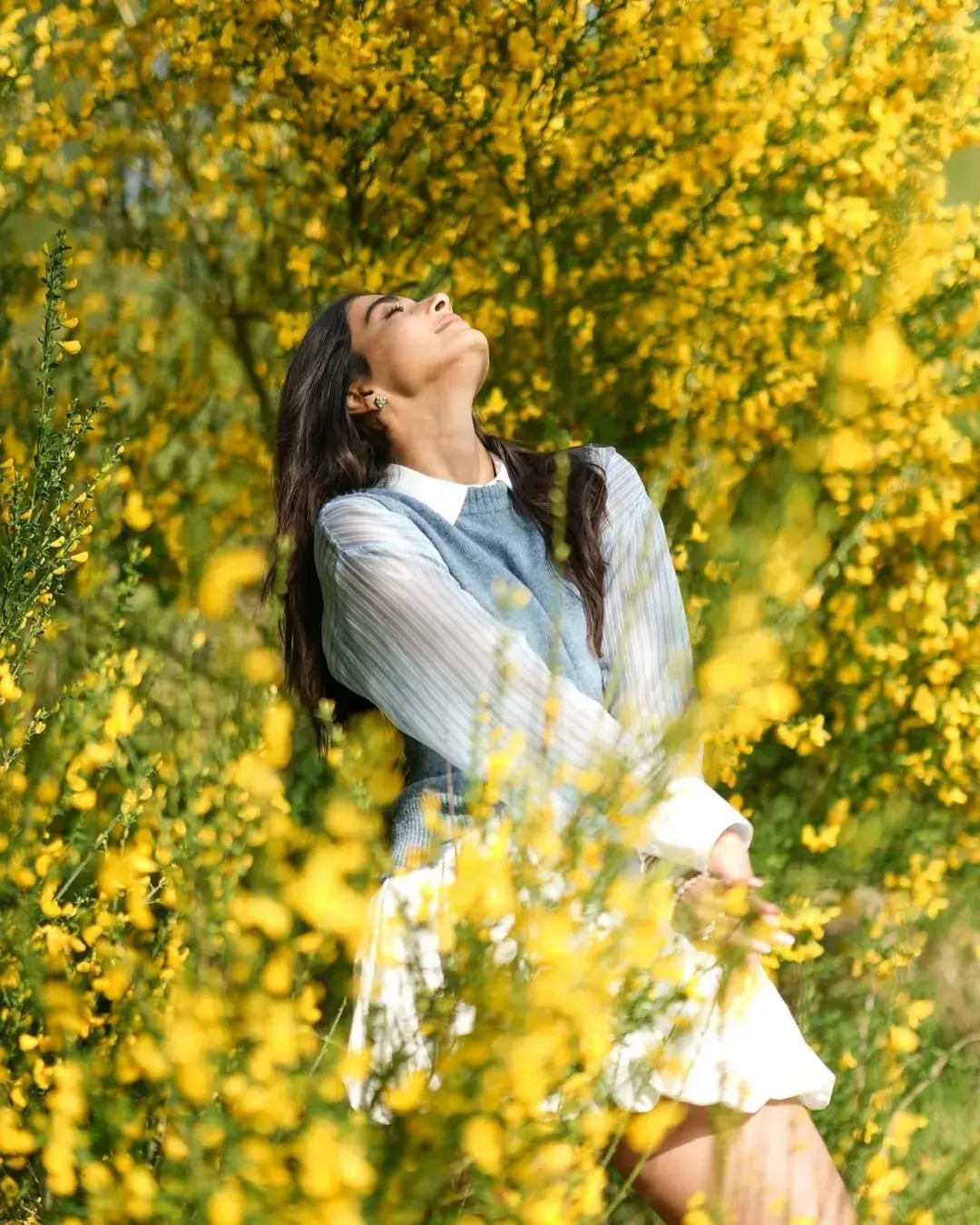 Stunning Beauty Pooja Hegde Glamour Show