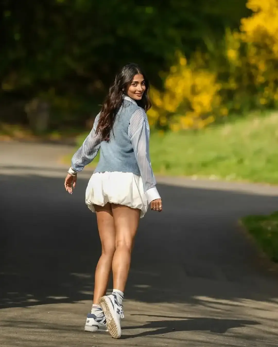 Stunning Beauty Pooja Hegde Glamour Show