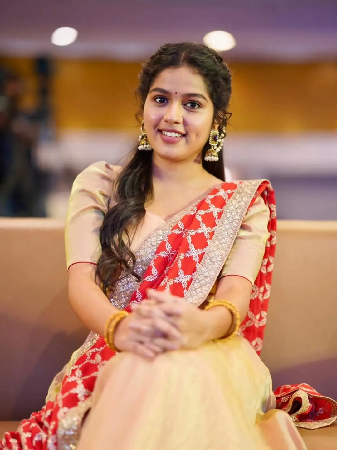 Tejaswini rao traditional look photoshoot goes viral on social media (1)
