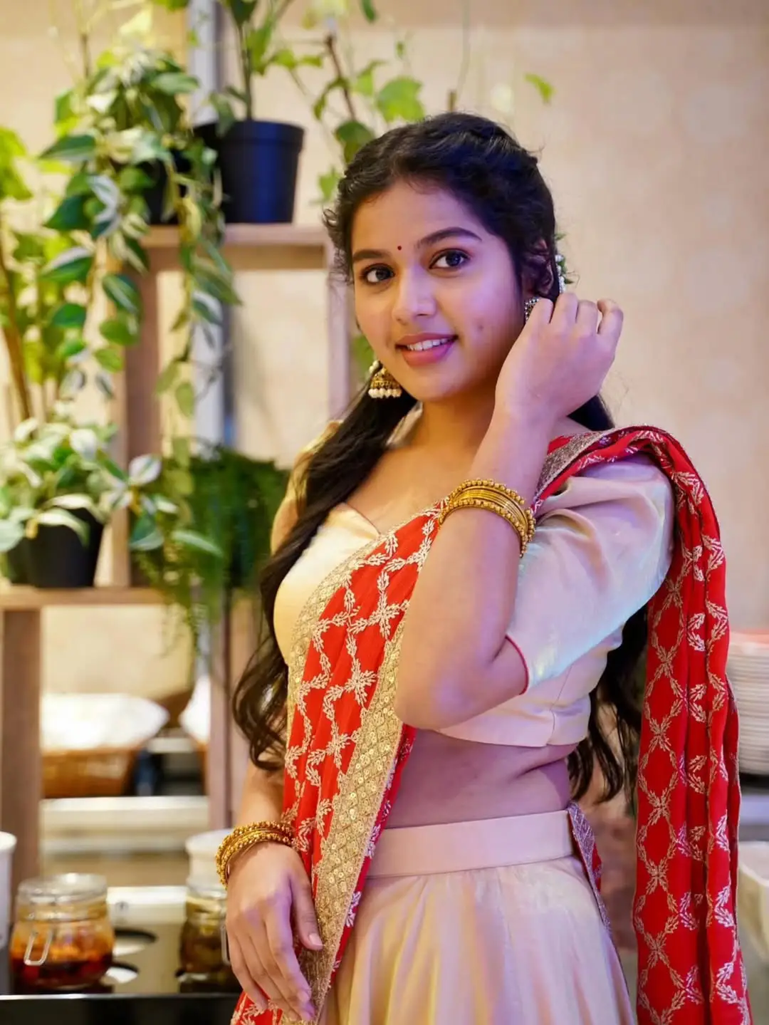 Tejaswini rao traditional look photoshoot goes viral on social media (1)