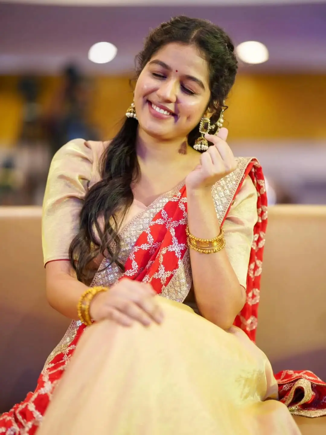 Tejaswini rao traditional look photoshoot goes viral on social media (1)