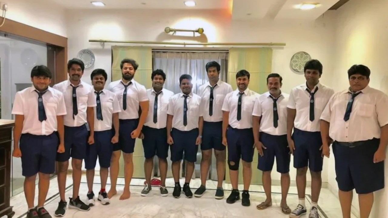 Tollywood Comedians : చిల్డ్రన్స్ డే స్పెషల్.. కమెడియన్స్ అంతా భలే రెడీ అయ్యారే.. ఈ ఫొటోలో ఎవరెవరు ఉన్నారంటే..