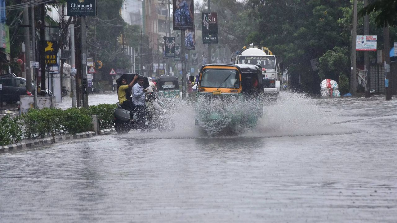 తీవ్ర వాయుగుండంగా బలహీనపడిన దిత్వాహ్‌.. ఏపీలో భారీ వర్షాలు కురిసే అవకాశం