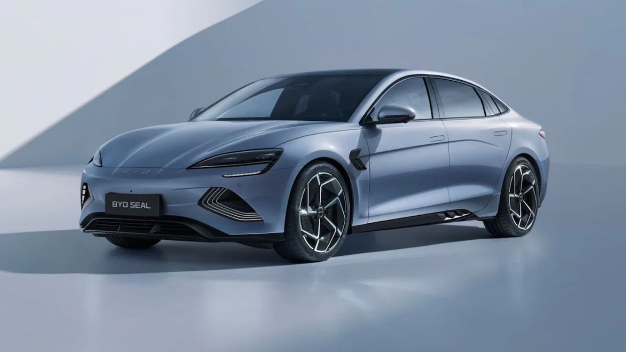 చైనా ఖతర్నాక్ ప్లాన్.. ప్రపంచం మొత్తం EVలను హోరెత్తించి ఇప్పుడు సడన్‌గా..