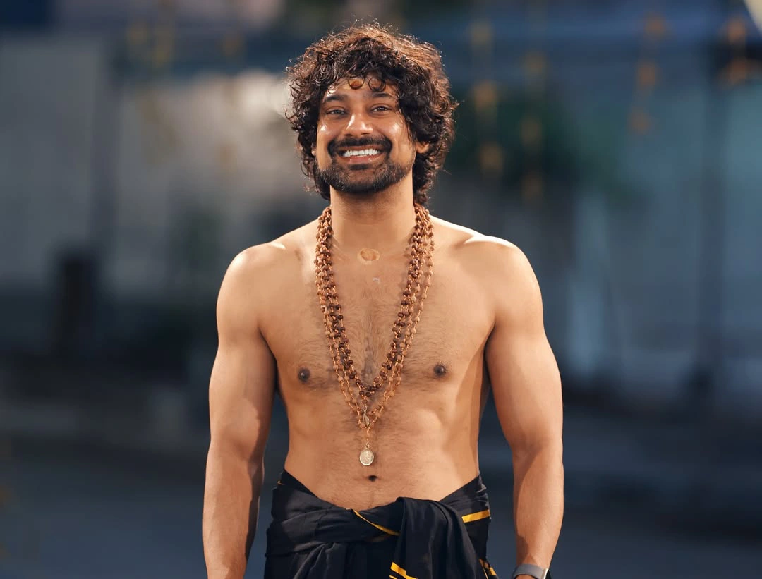 Varun Sandesh Vithika Sheru Performed Ayyappa Swamy Padi Pooja