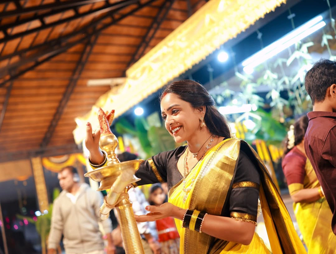 Varun Sandesh Vithika Sheru Performed Ayyappa Swamy Padi Pooja