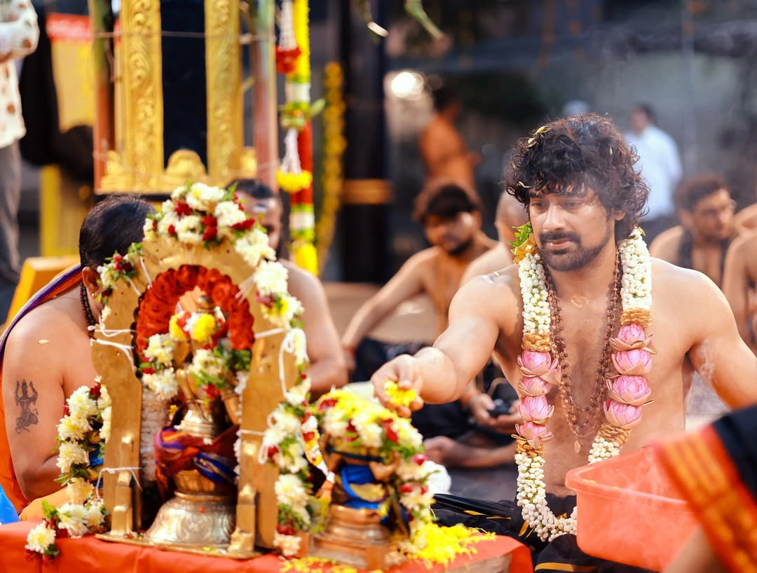 Varun Sandesh Vithika Sheru Performed Ayyappa Swamy Padi Pooja