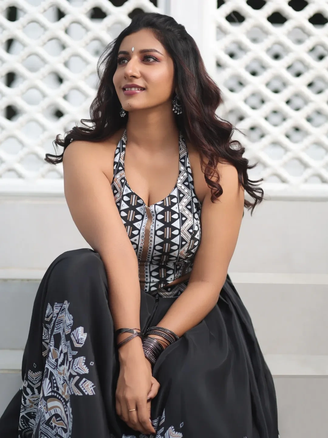 Vishnupriya Bhimeneni Cute Looks in Black and White Outfit