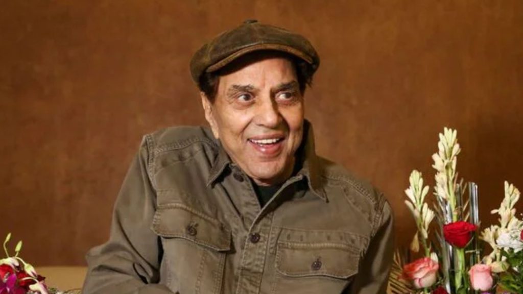Dharmendra Bollywood Star Hero Padded Away Rumors goes Viral his Daughter Esha Deol Gives Clarity