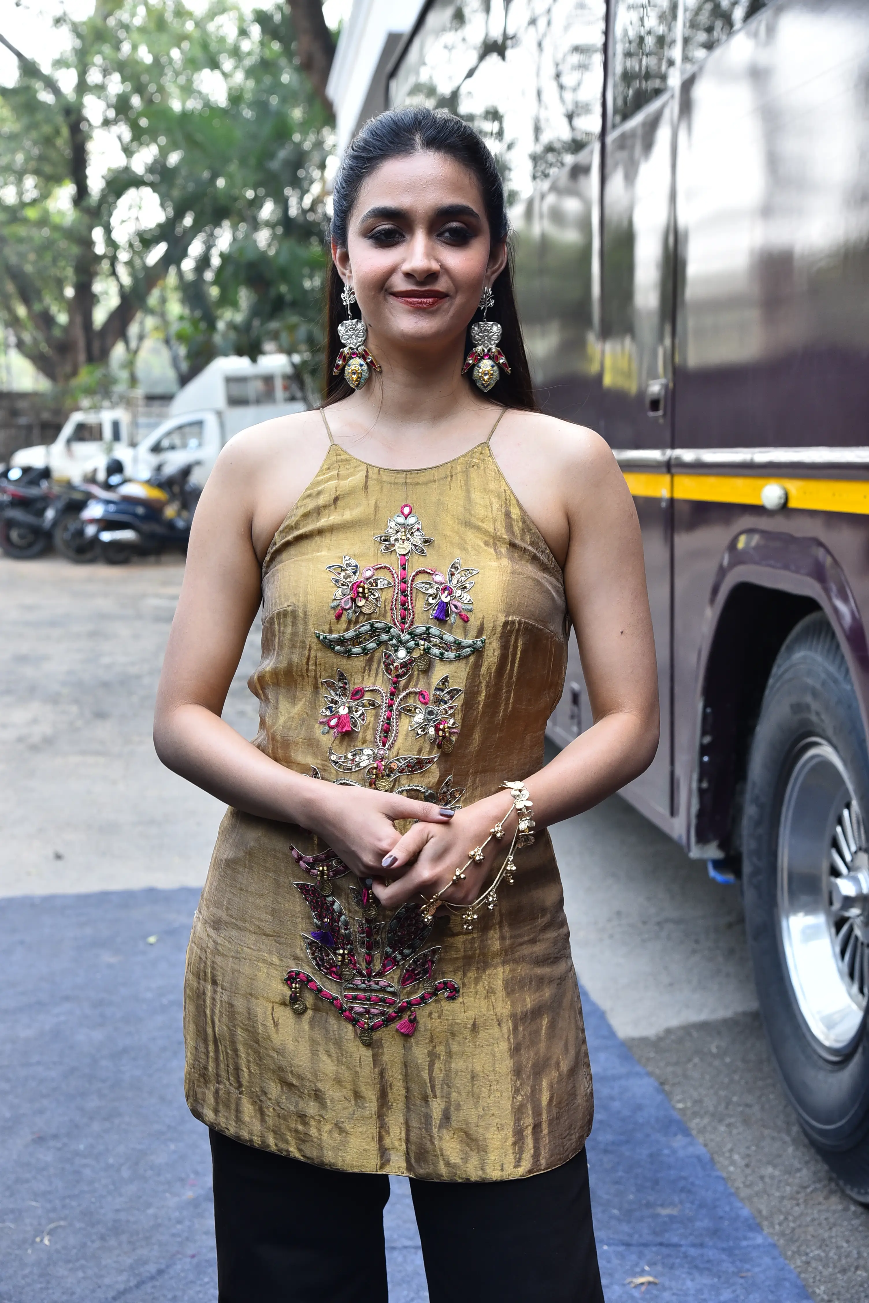 keerthy suresh revolver rita movie telugu release press meet photos (1)