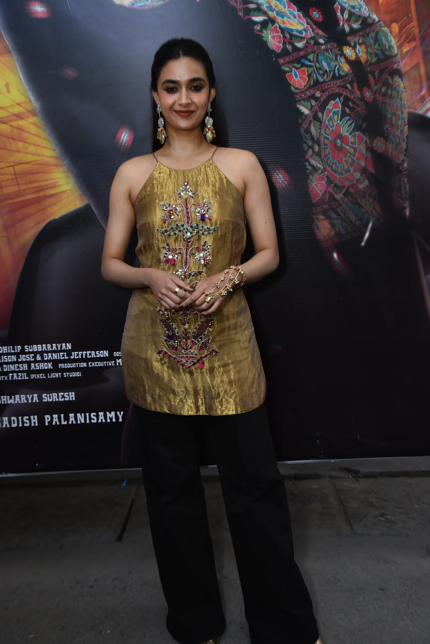 keerthy suresh revolver rita movie telugu release press meet photos (6)