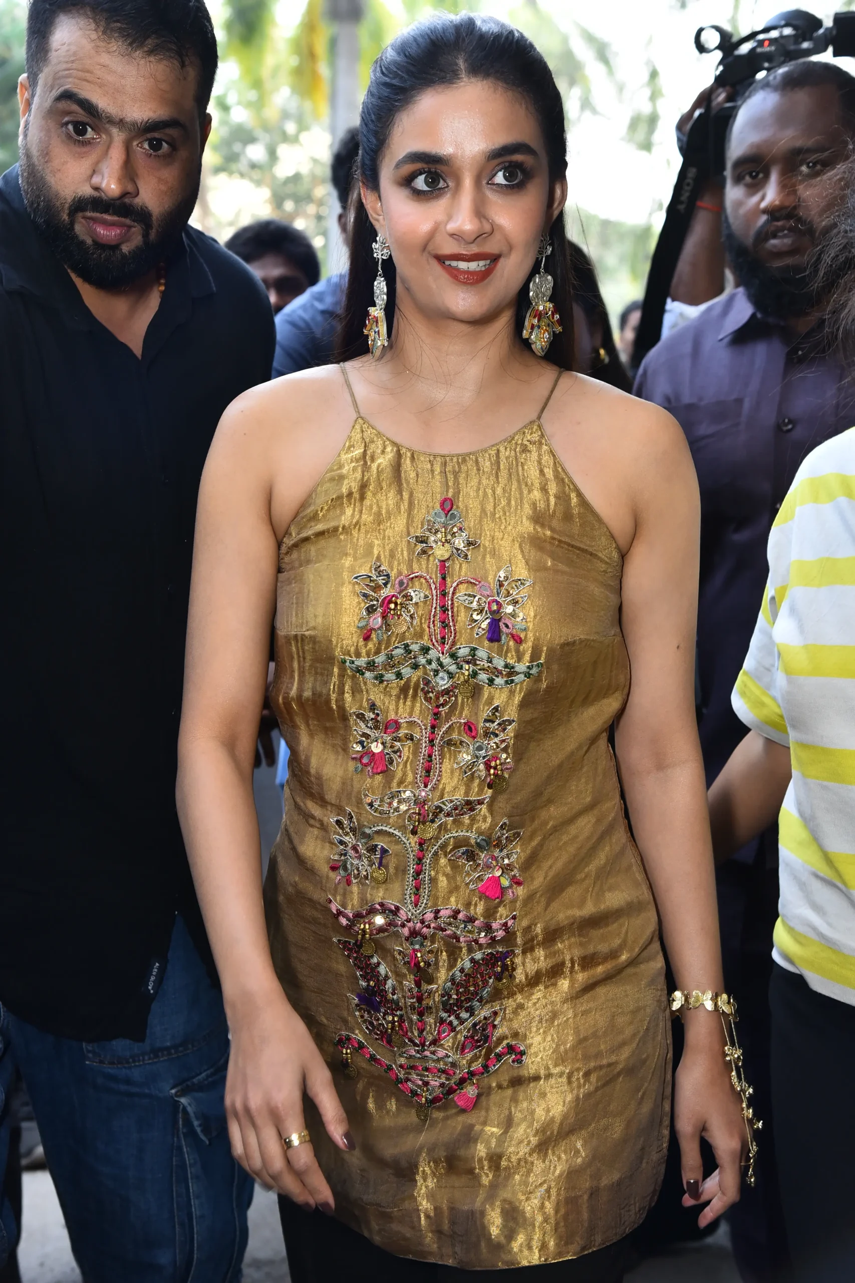 keerthy suresh revolver rita movie telugu release press meet photos (9)