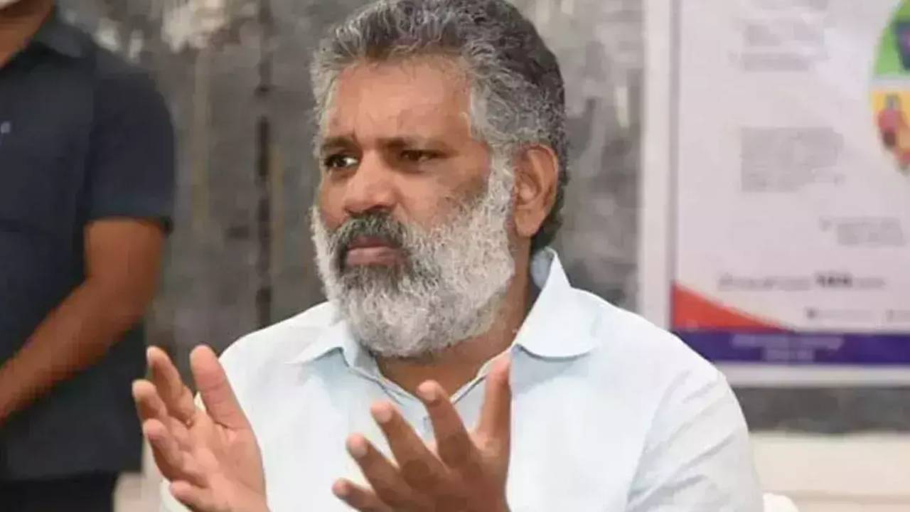 ఏపీ ప్రభుత్వం సంచలనం.. చెవిరెడ్డి, ఫ్యామిలీ ఆస్తులు అటాచ్..