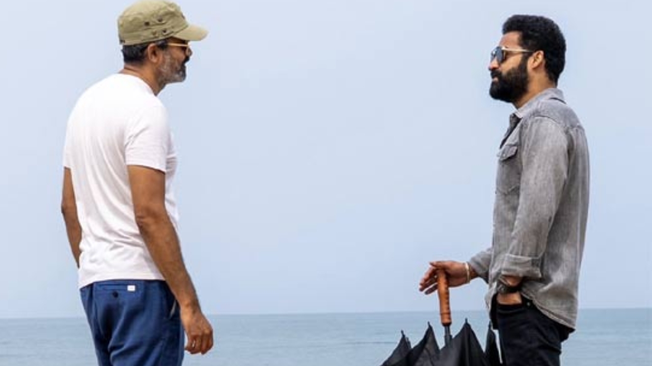 NTR : హమ్మయ్య పూర్తిగా కోలుకున్న ఎన్టీఆర్.. ‘డ్రాగన్’ షూట్ మళ్ళీ మొదలు.. ఎప్పట్నించి? ఎక్కడ? NTR : హమ్మయ్య పూర్తిగా కోలుకున్న ఎన్టీఆర్.. ‘డ్రాగన్’ షూట్ మళ్ళీ మొదలు.. ఎప్పట్నించి? ఎక్కడ?