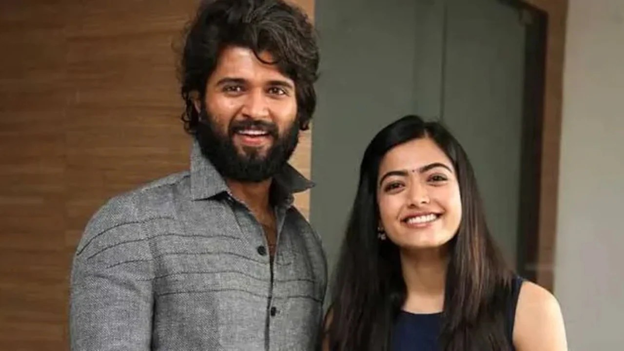 Rashmika Vijay : ఇవాళ అయినా విజయ్ – రష్మిక నోరు విప్పుతారా? ఫ్యాన్స్ వెయిటింగ్.. ఒక్క ఫోటో వస్తే చాలు సోషల్ మీడియా షేక్..