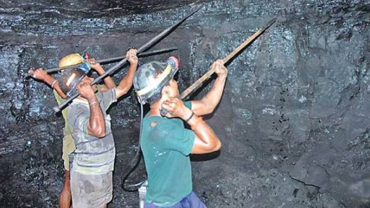 Singareni: సింగరేణి కార్మిక కుటుంబాలకు గుడ్‌న్యూస్‌.. 12న నియామక పత్రాలు..