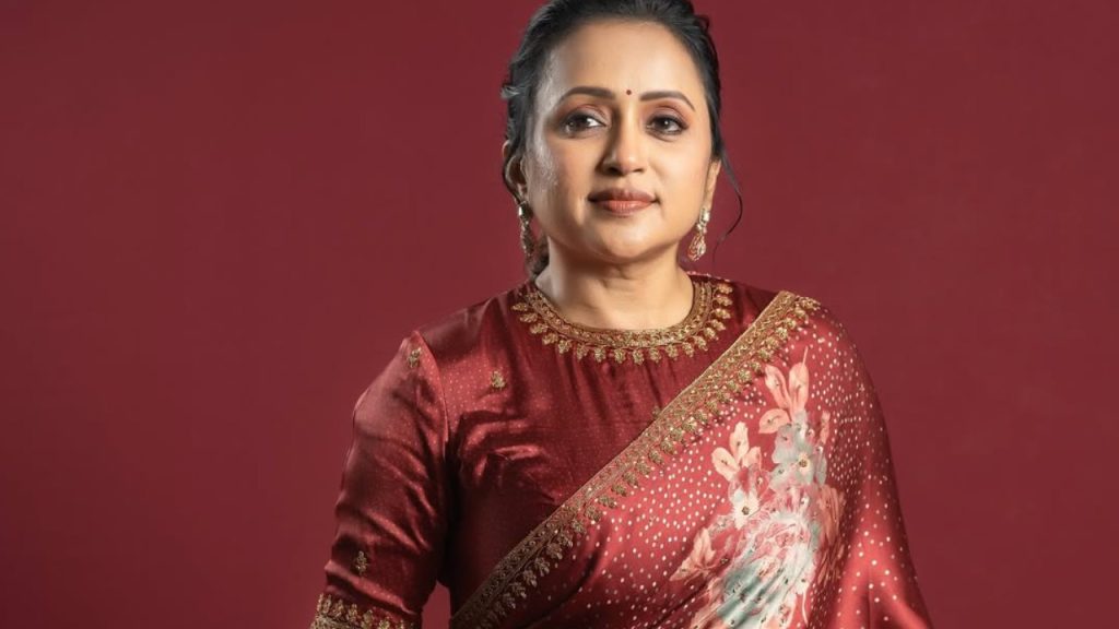 Suma Kanakala Gets Emotional while tells about her Busy Life with Shootings