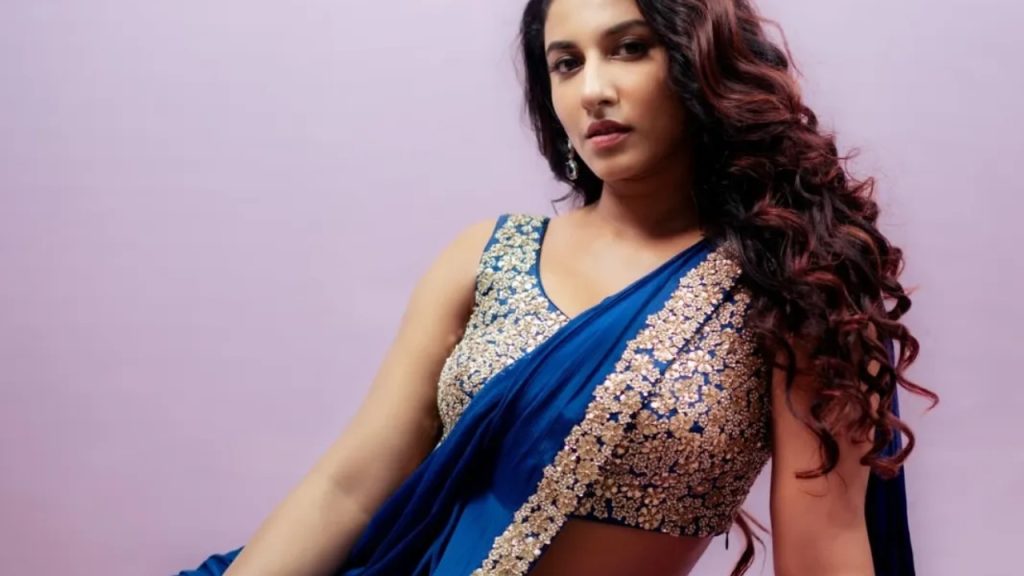 Do You Know Anchor Vishnupriya First Remuneration