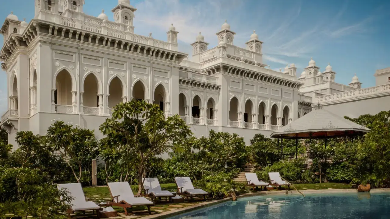 హైదరాబాద్లోని తాజ్ ఫలక్నుమా ప్యాలెస్లో సంగీతం, ఆధ్యాత్మికత మరియు రాజ వైభవంతో కూడిన కచేరీలు ప్రత్యేక ఆకర్షణగా ఉంటాయి.