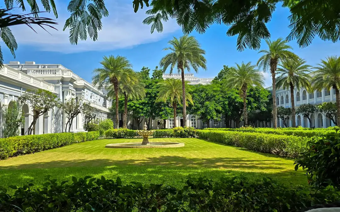 ఏడో నిజాం మీర్ ఉస్మాన్ అలీ ఖాన్.. ఫలక్నుమా ప్యాలెస్ను రాయల్ గెస్ట్హౌస్గా వినియోగించుకున్నారు.