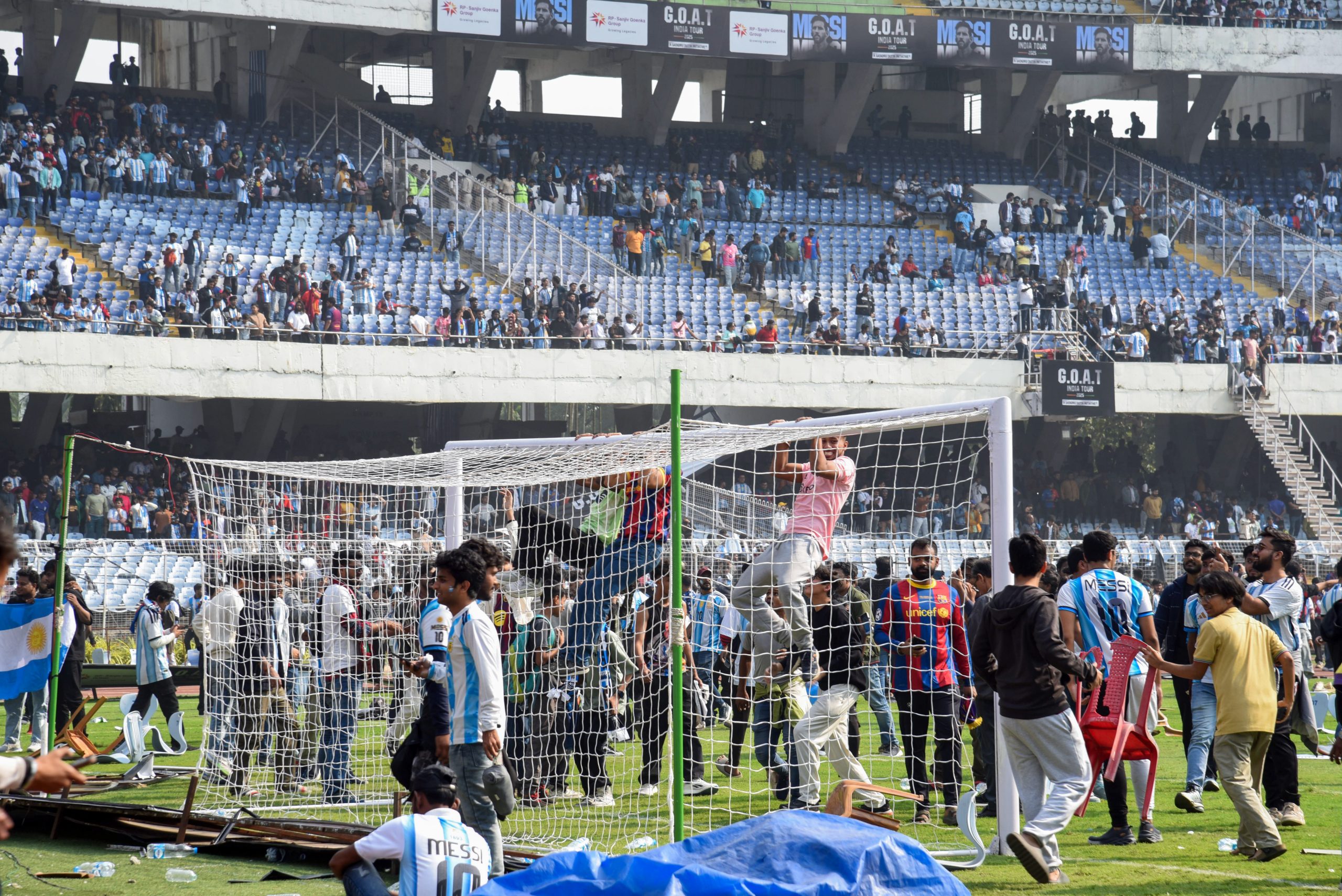 Angry fans vandalise the Salt Lake Stadium