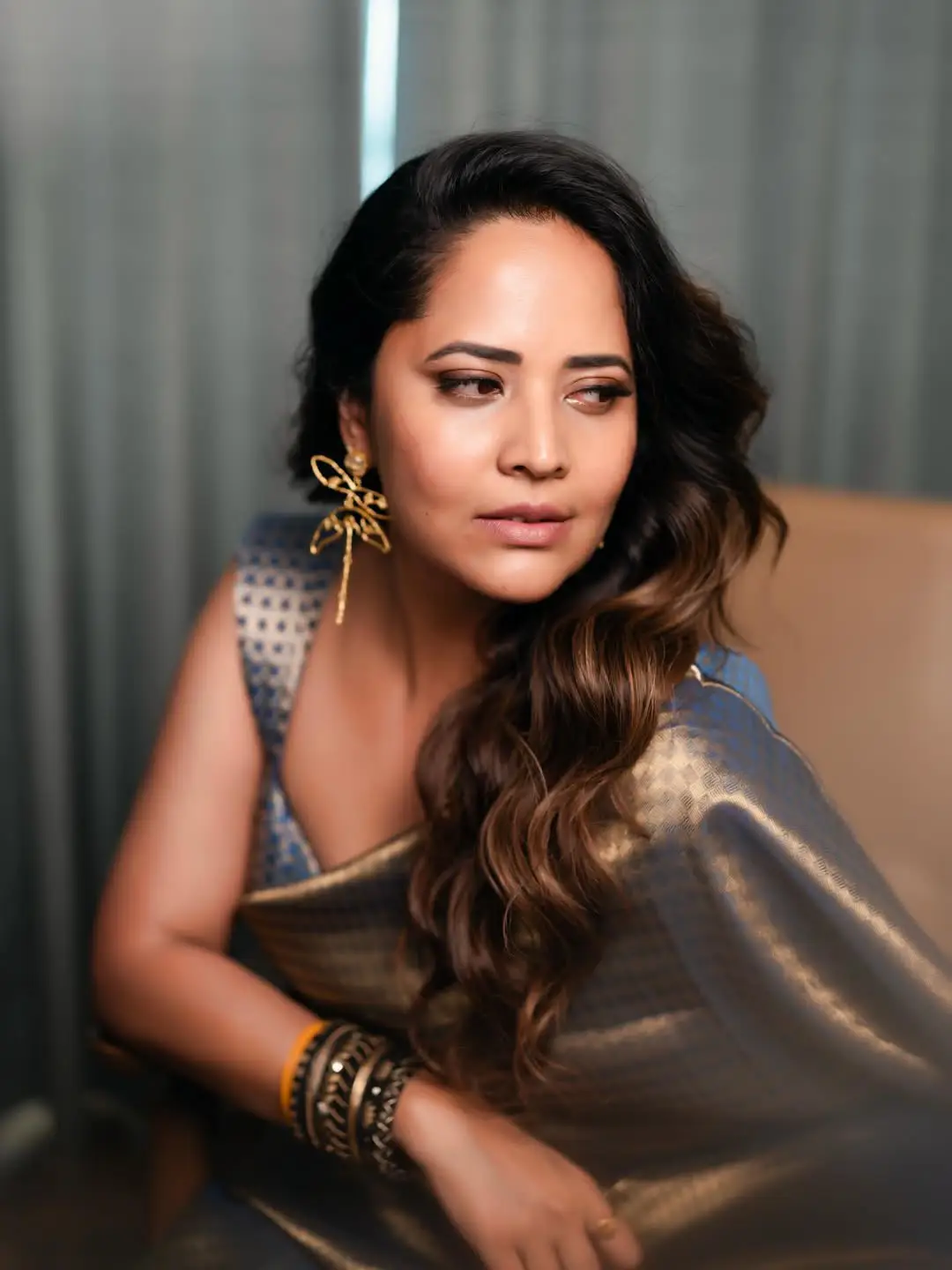 Anasuya Bharadwaj hot and glamorous show (1)