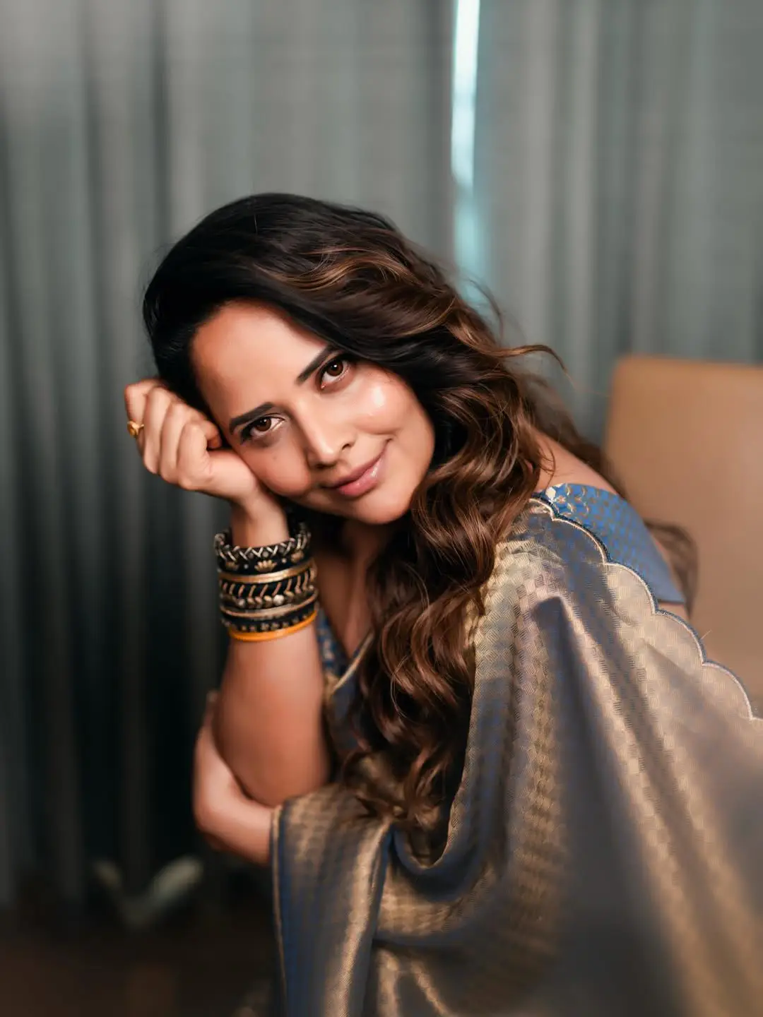 Anasuya Bharadwaj hot and glamorous show (1)