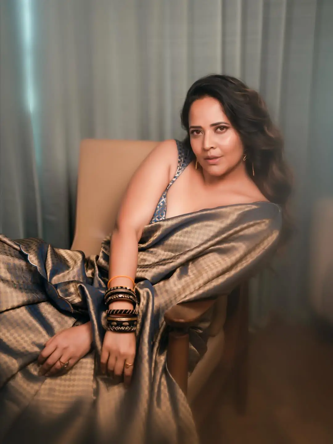 Anasuya Bharadwaj hot and glamorous show (1)