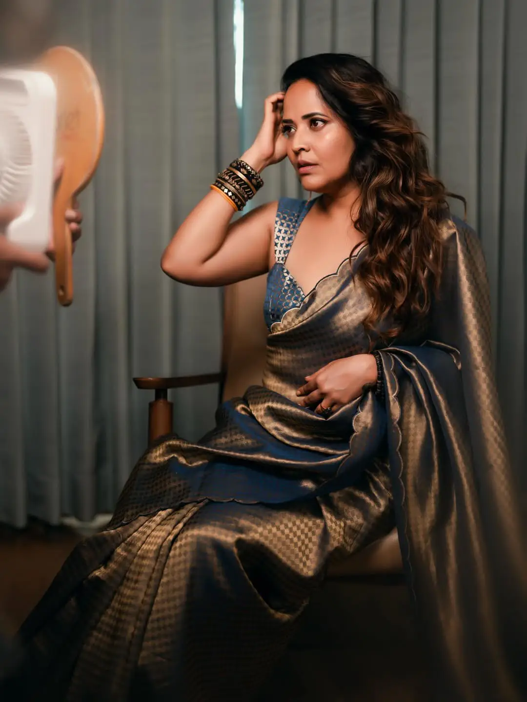 Anasuya Bharadwaj hot and glamorous show (1)