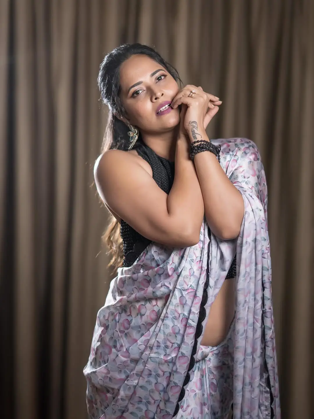 Anasuya Bharadwaj latest glamour photos (1)
