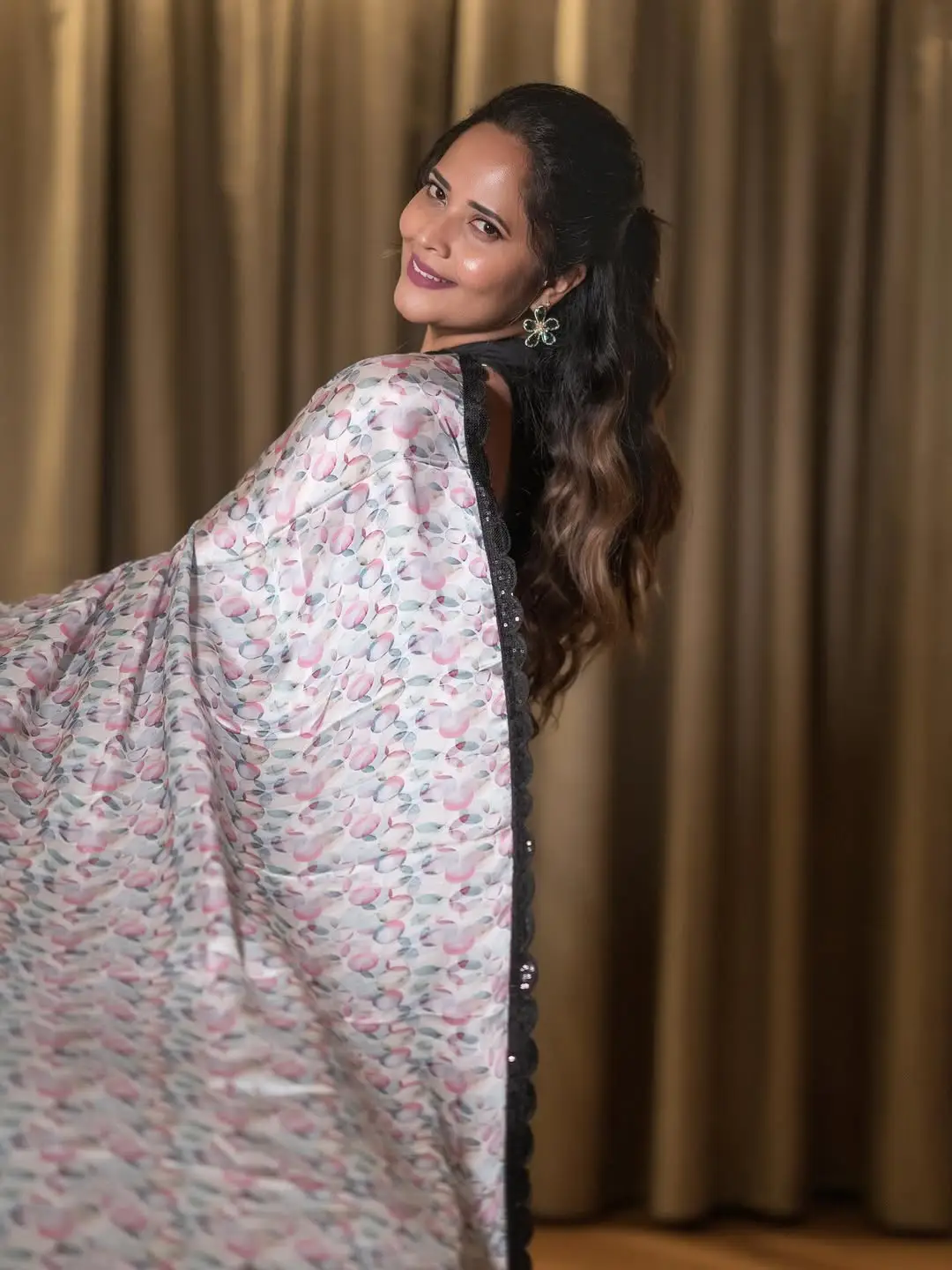 Anasuya Bharadwaj latest glamour photos (1)