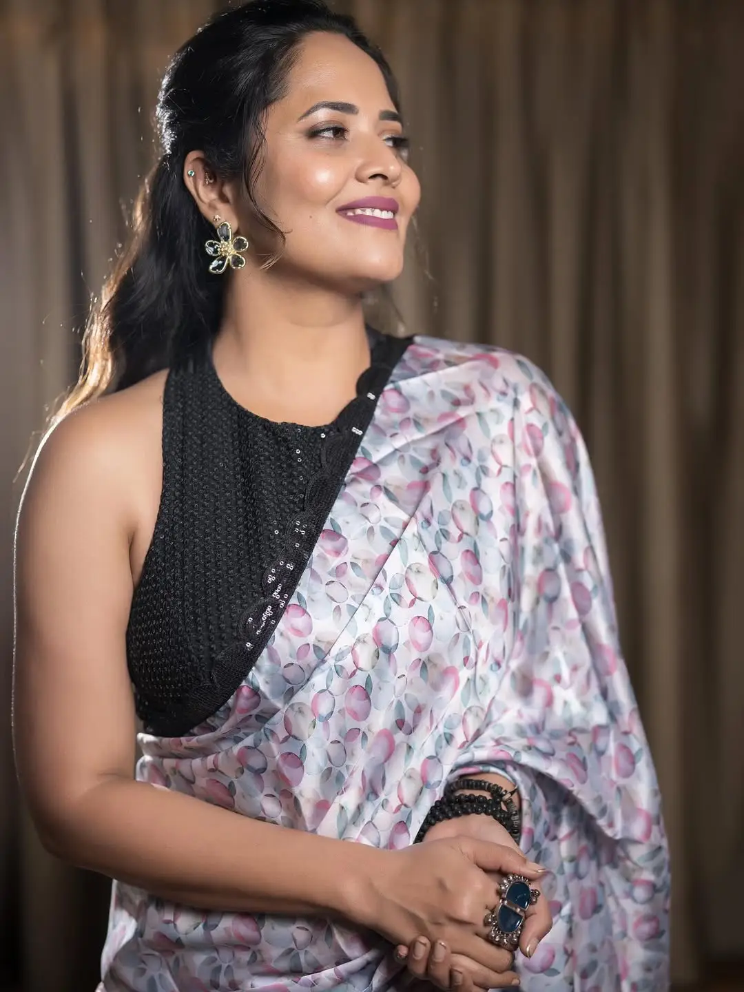 Anasuya Bharadwaj latest glamour photos (1)