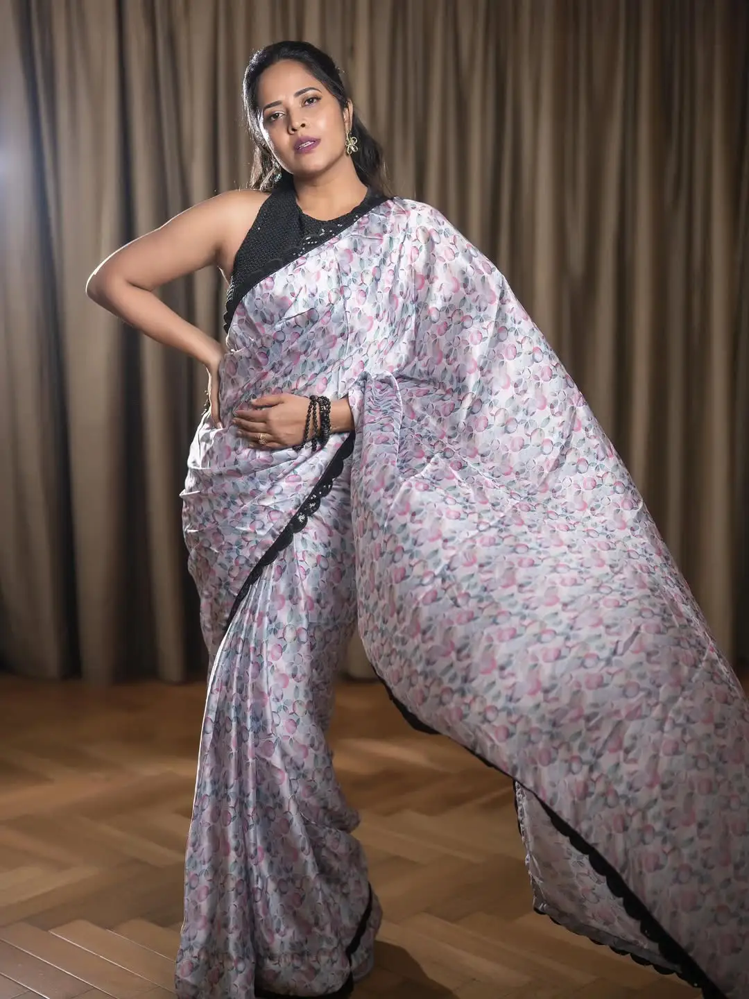 Anasuya Bharadwaj latest glamour photos (1)