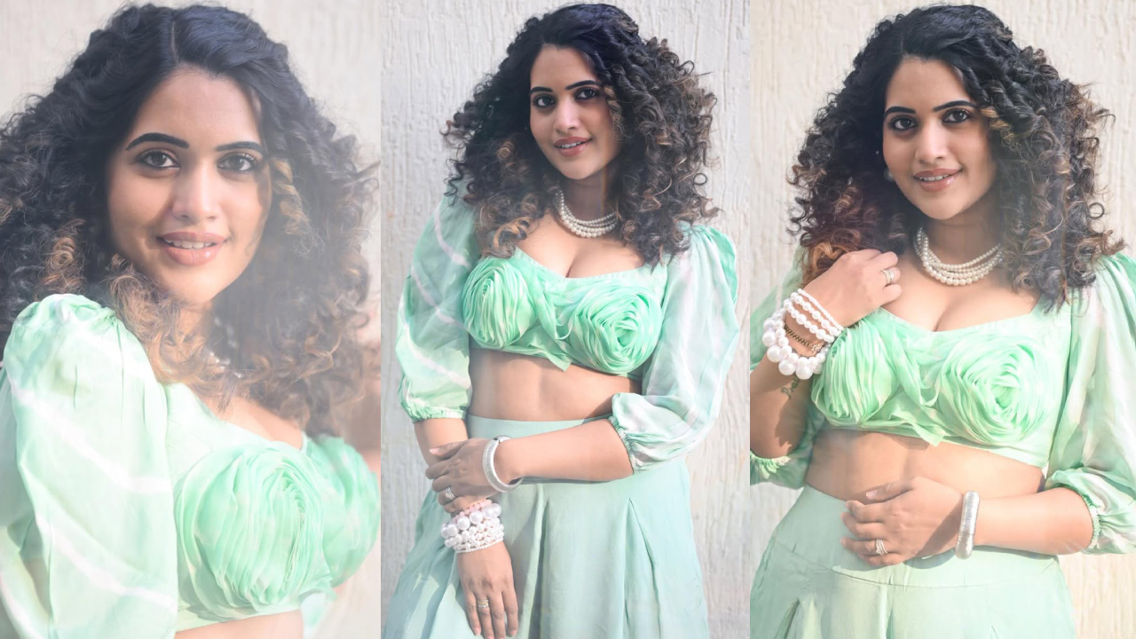 Sravanthi Chokarapu: పూబంతుల అందాలతో యాంకర్ స్రవంతి.. హాట్ అండ్ క్యూట్ ఫోటోలు