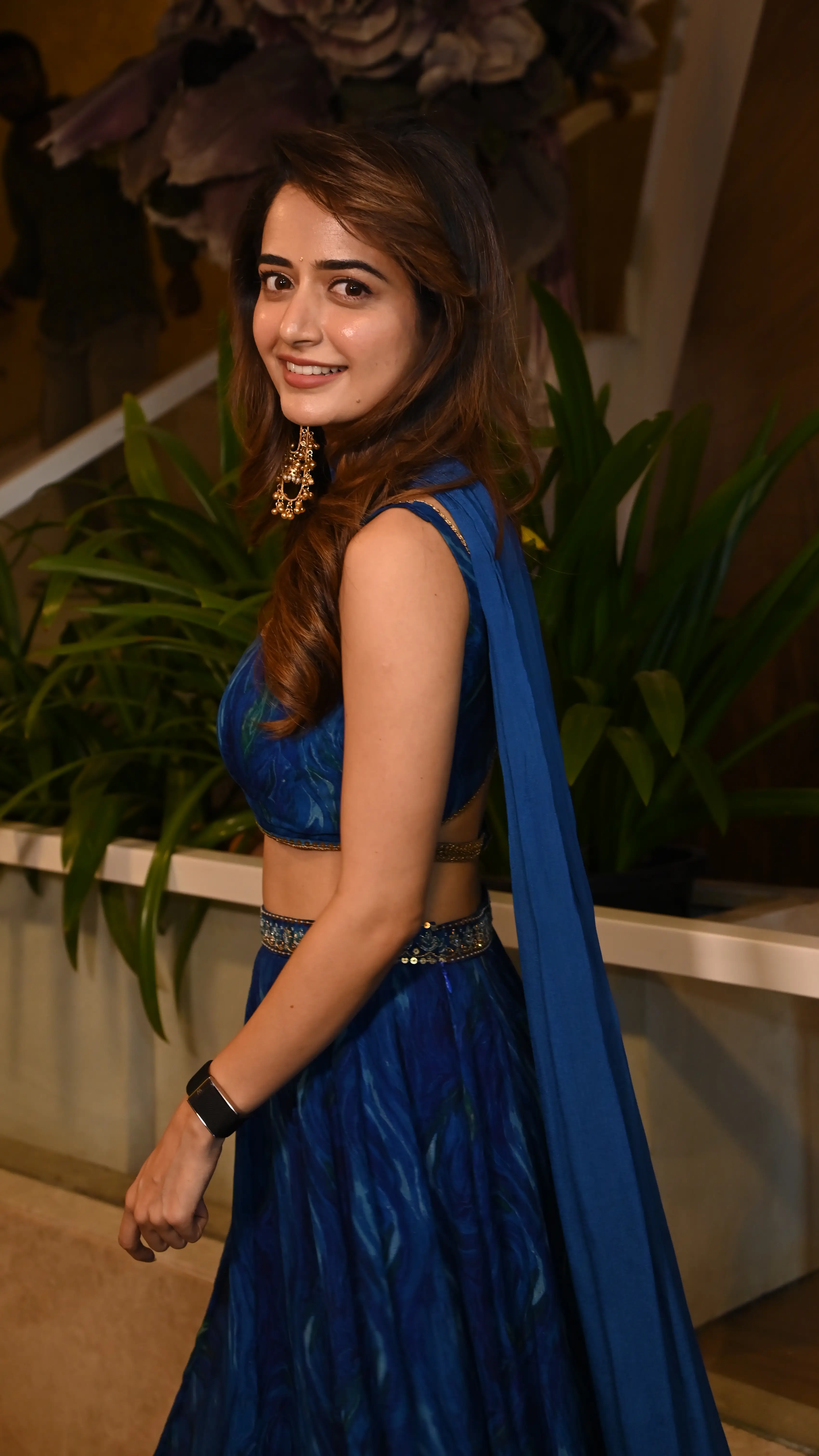 Ashika Ranganath cute photos from the Bhartha Mahasayulaku Wignyapthi movie event. (1)