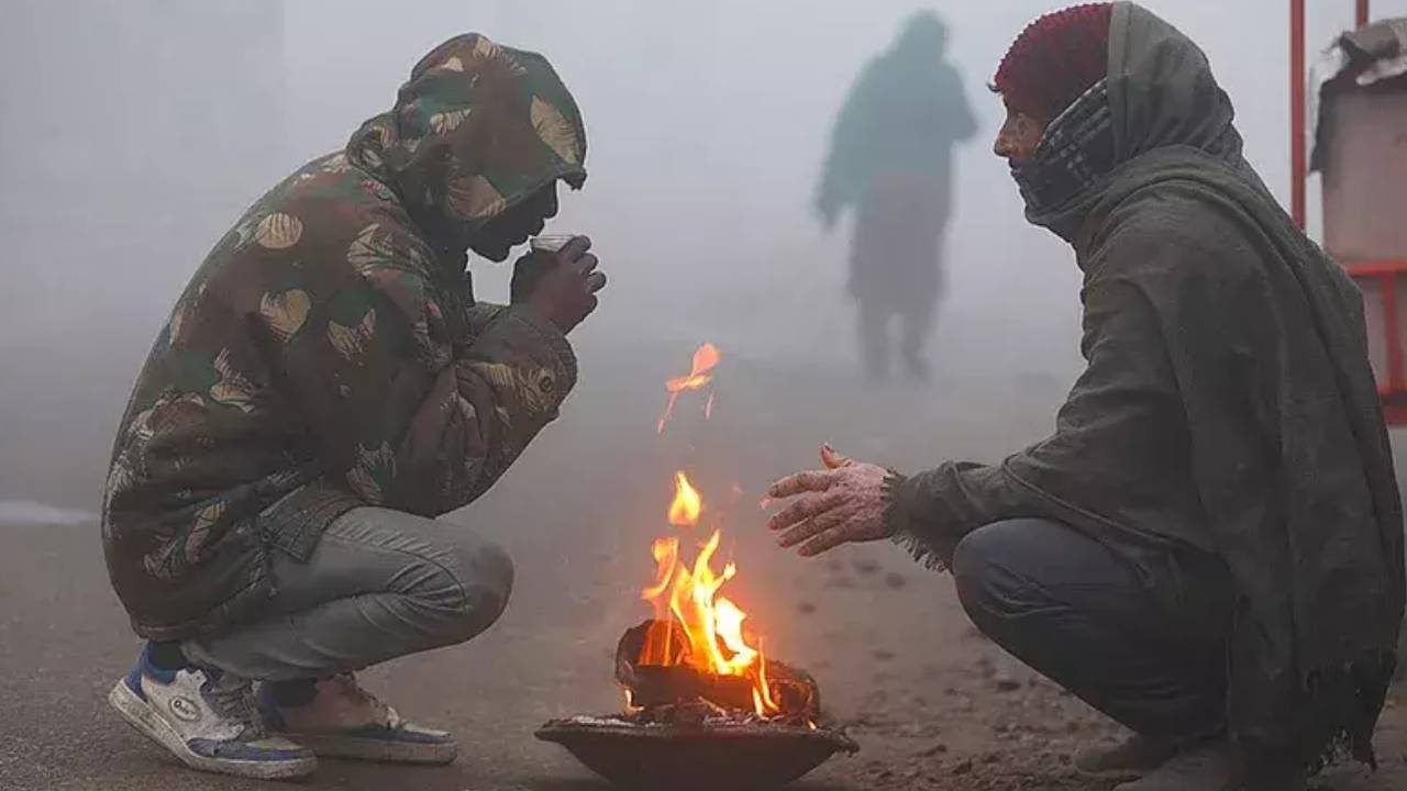 Cold Wave Alert : ఎముకలు కొరికే చలి.. ఈ జిల్లాల్లో పదేళ్ల రికార్డు బద్దలు.. ప్రజలకు హెచ్చరికలు జారీ.. హైదరాబాద్ సహా ఆ జిల్లాల్లో..