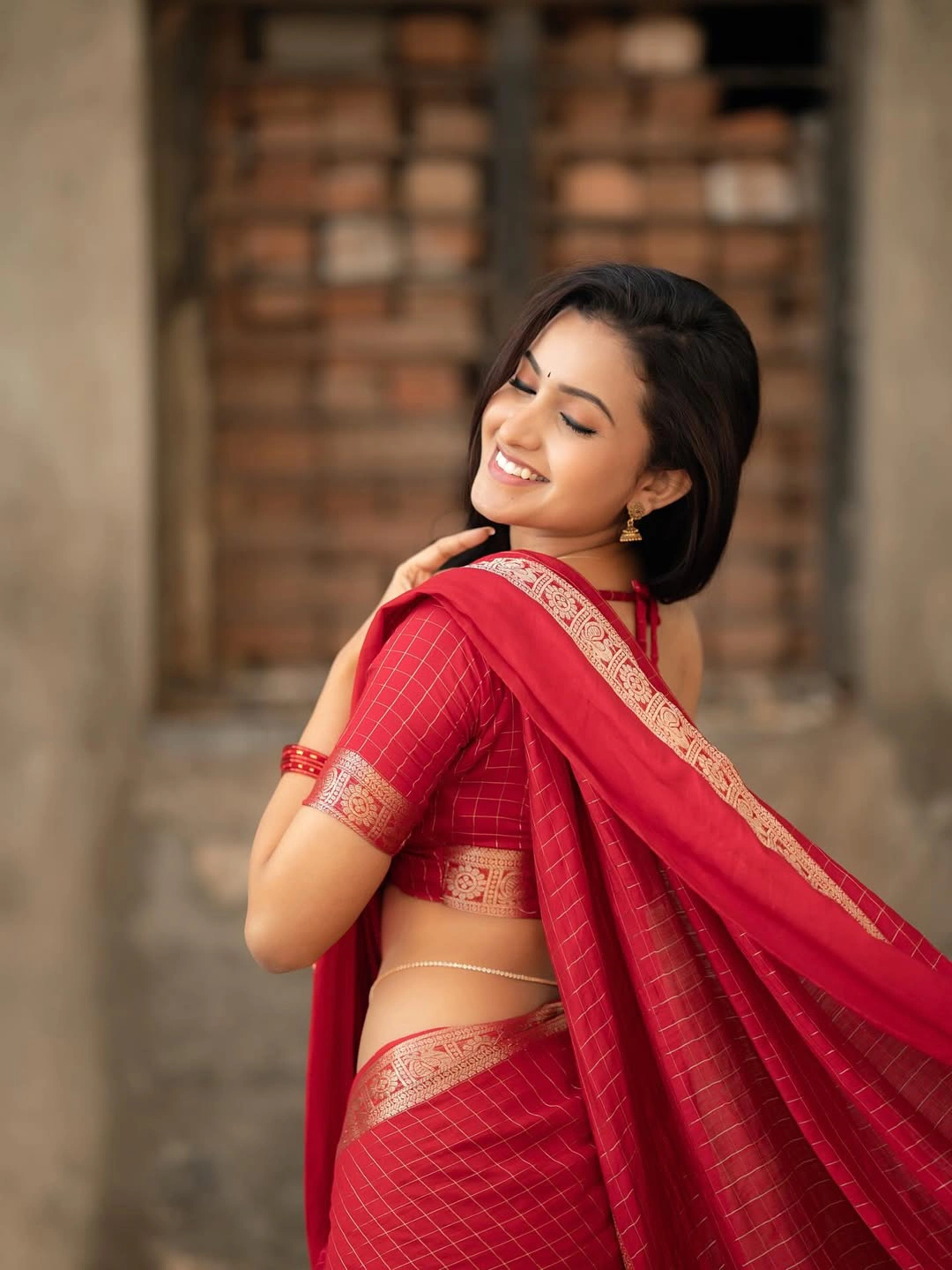 Deepika Pilli Stunning Looks in Saree