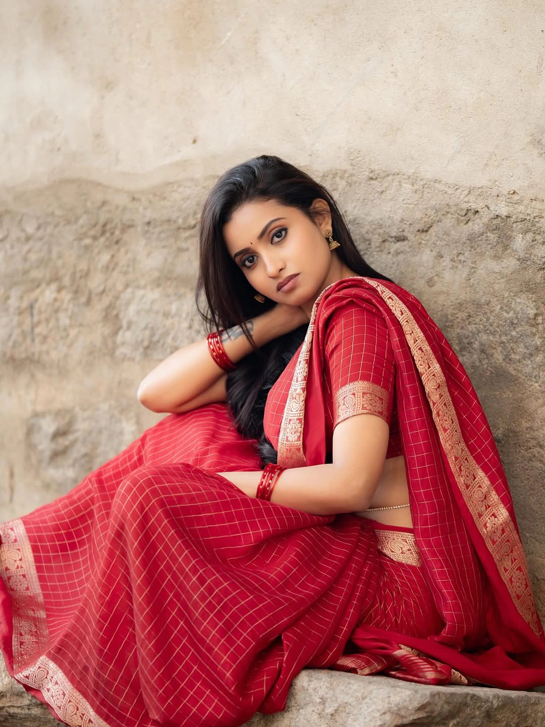 Deepika Pilli Stunning Looks in Saree