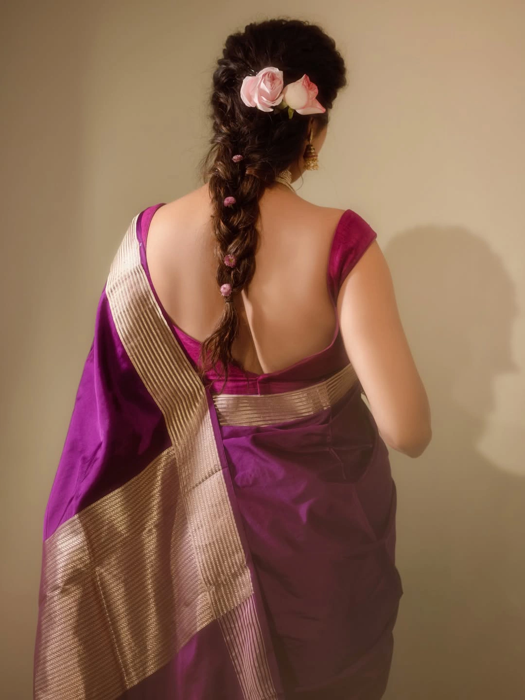 Divi Stunning Looks in Saree