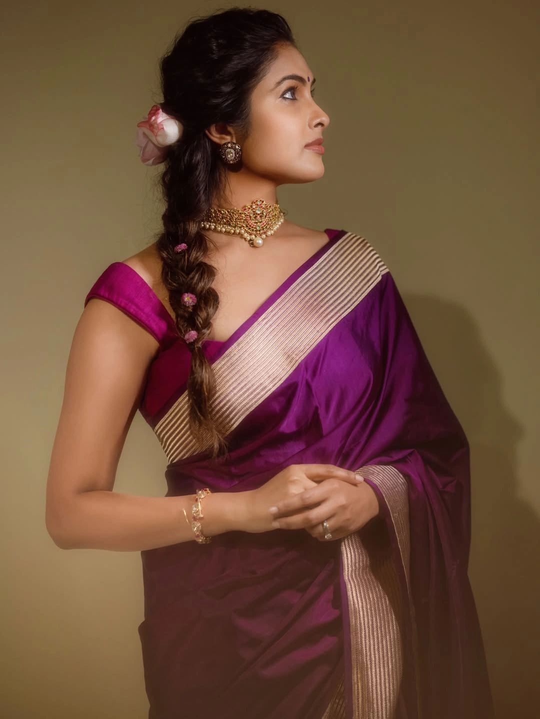 Divi Stunning Looks in Saree
