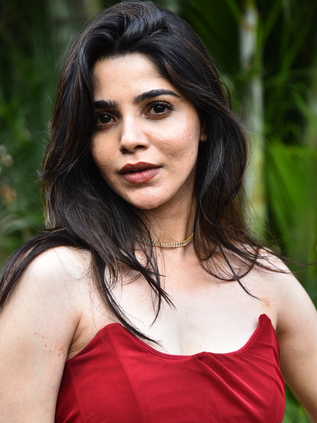 Divyabharathi Stunning Looks in Red Dress From Goat Teaser Launch Event