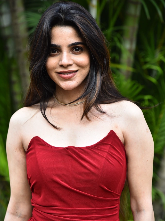 Divyabharathi Stunning Looks in Red Dress From Goat Teaser Launch Event