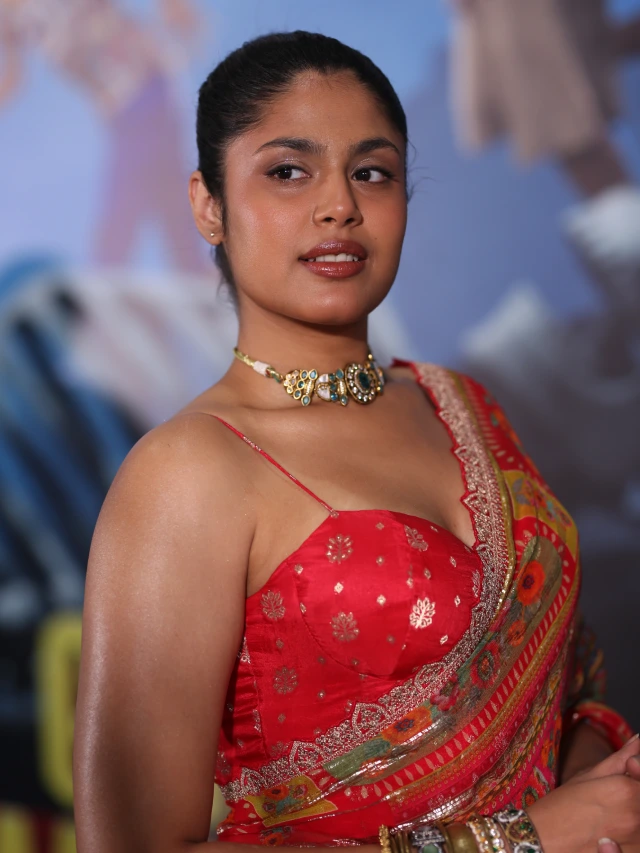 Faria Abdullah Shines in Saree