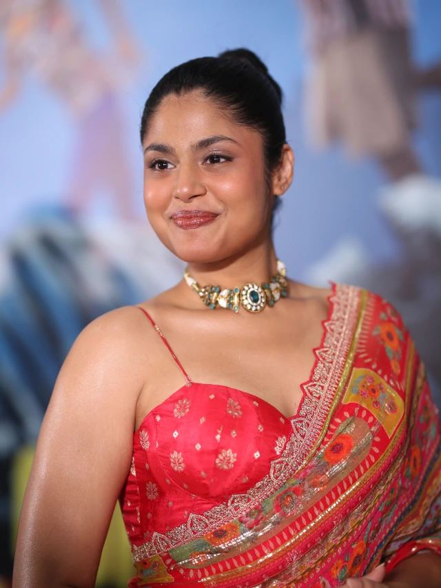 Faria Abdullah Shines in Saree