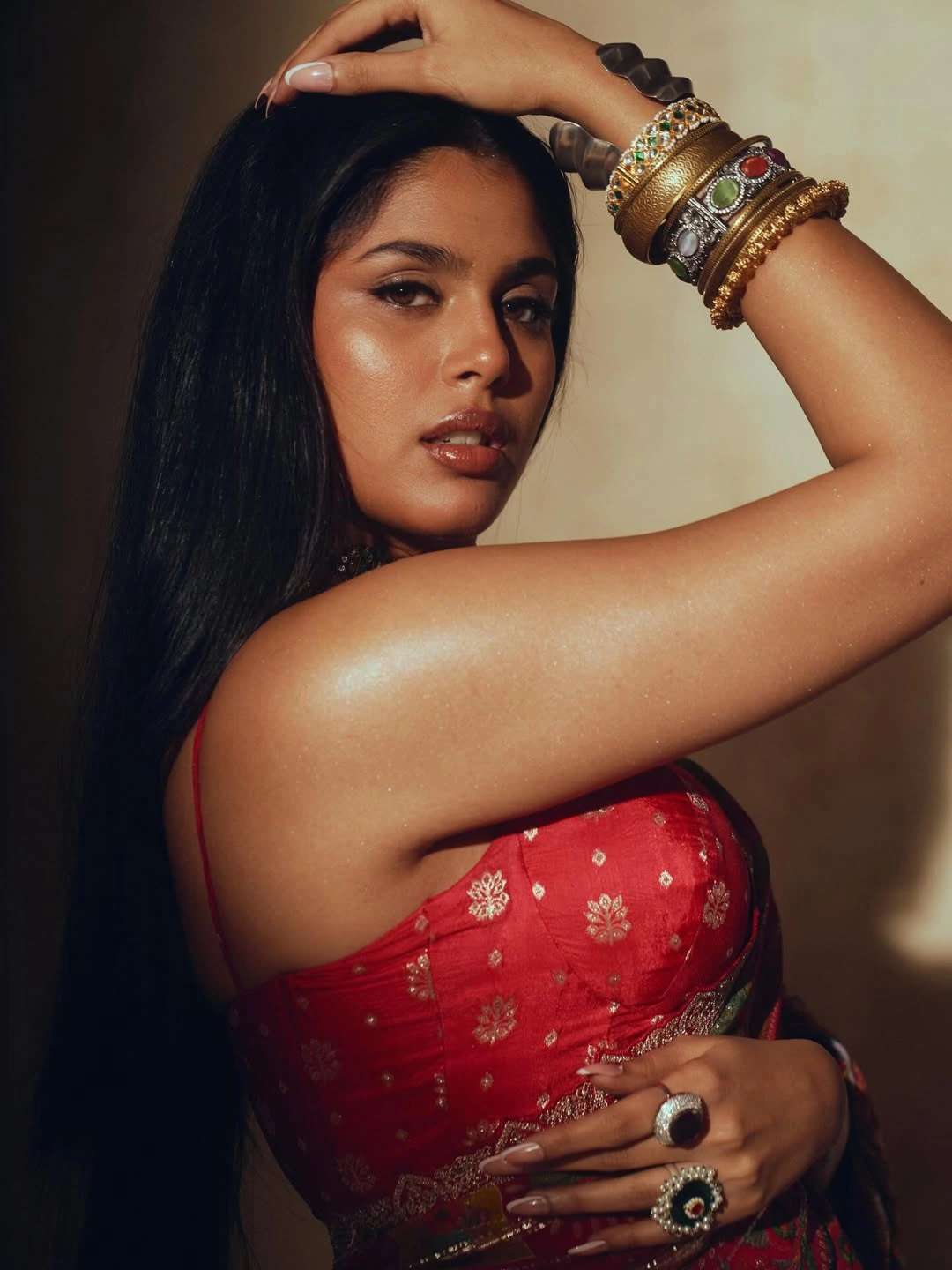 Faria Abdullah Sizzling Photos in Saree