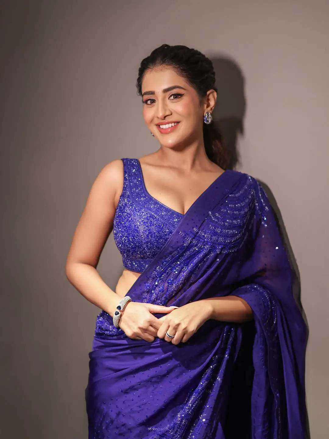 Glamour beauty Rashi Singh at Three Roses event (1)