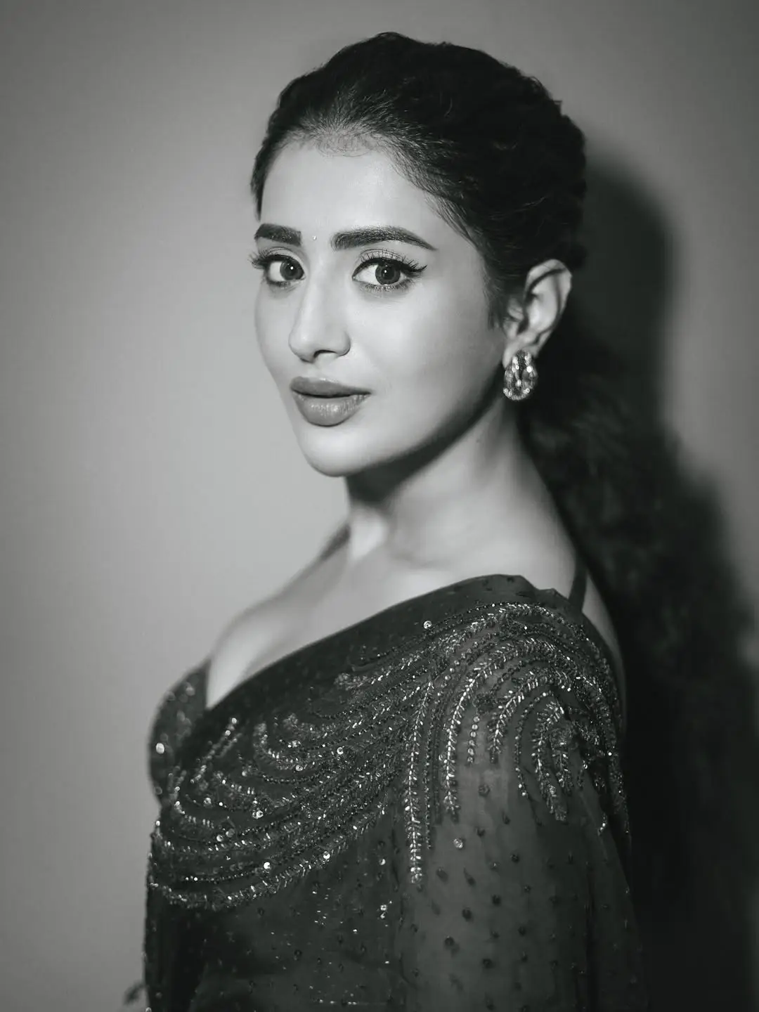 Glamour beauty Rashi Singh at Three Roses event (1)